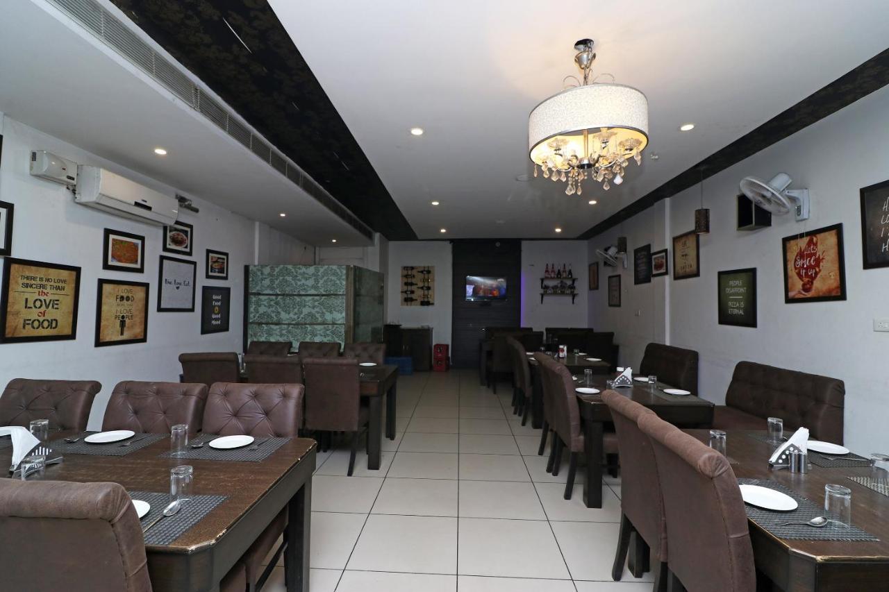 Rājpura Oyo 22677 Hotel Mehfil المظهر الخارجي الصورة