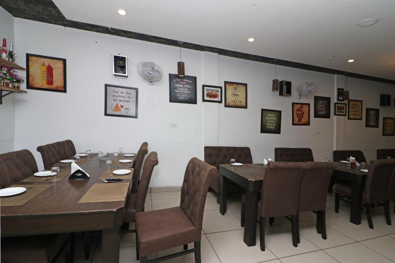 Rājpura Oyo 22677 Hotel Mehfil المظهر الخارجي الصورة